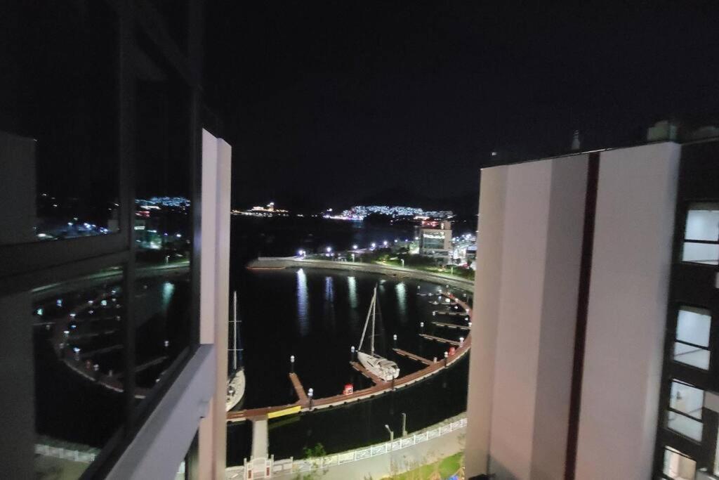 The Castle Ocean Marina Double Suite Yeosu Exterior photo