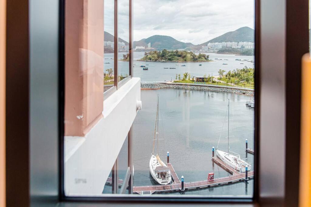 The Castle Ocean Marina Double Suite Yeosu Exterior photo