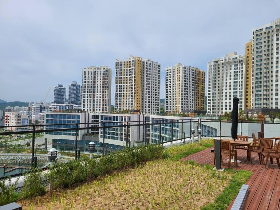 The Castle Ocean Marina Double Suite Yeosu Exterior photo
