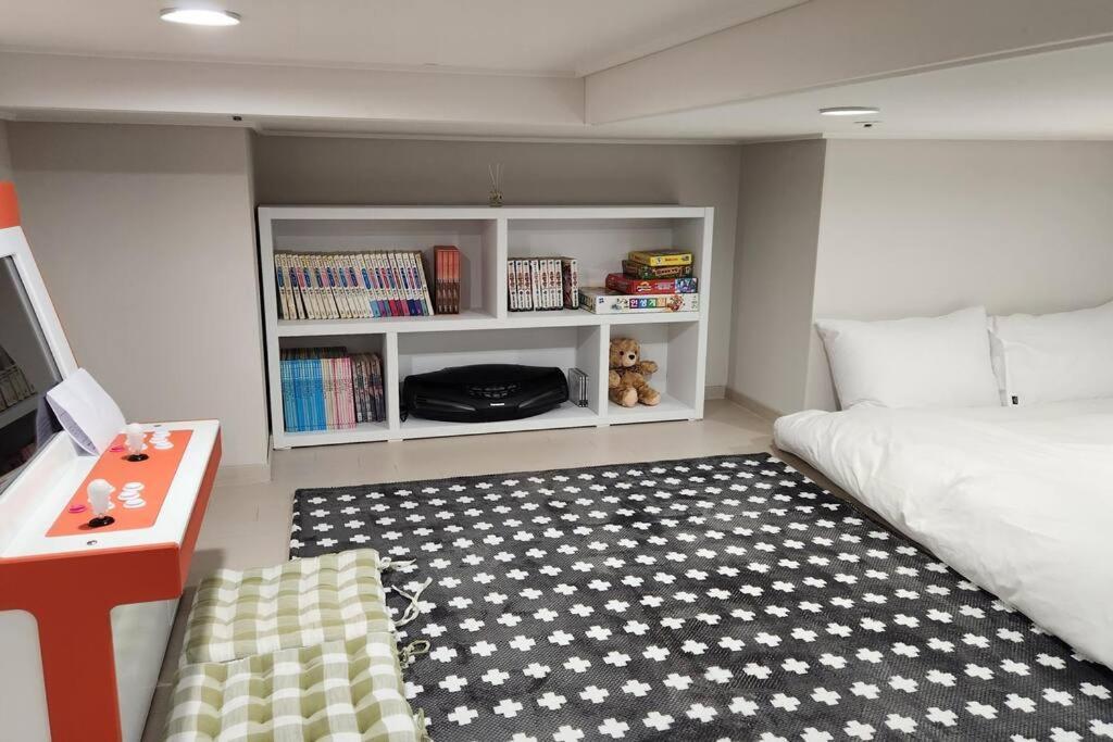 The Castle Ocean Marina Double Suite Yeosu Exterior photo